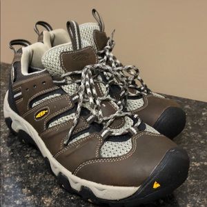Women’s Keen hiking shoes